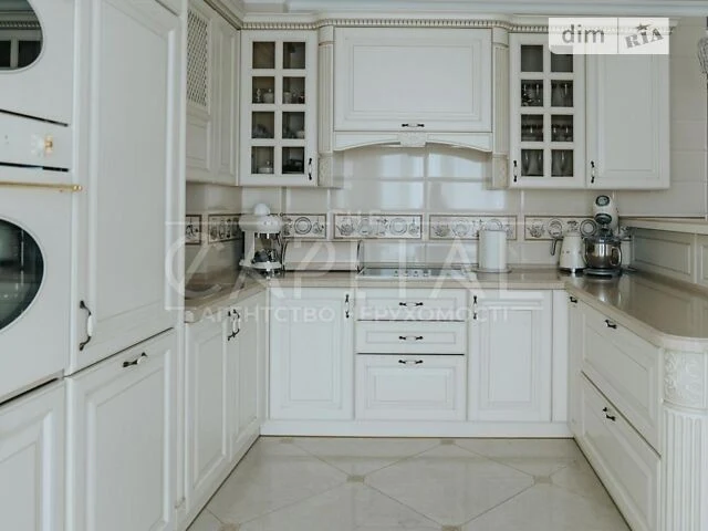 Sale of 4-room apartment 130 sq. m. on Denisa Racynskoho St. 25 •