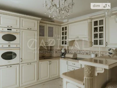 Sale of 4-room apartment 130 sq. m. on Denisa Racynskoho St. 25 •
