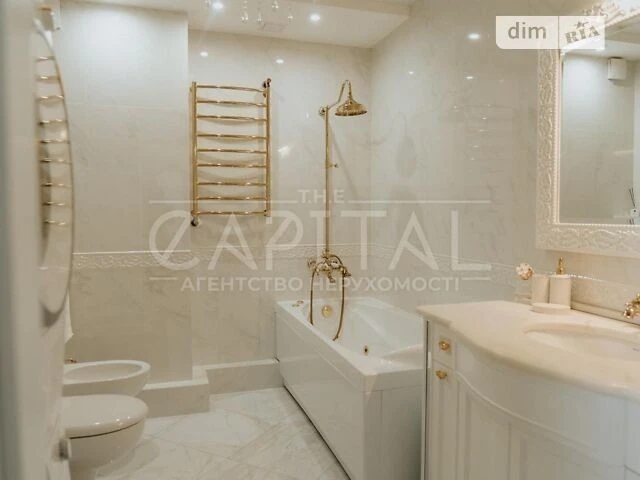 Sale of 4-room apartment 130 sq. m. on Denisa Racynskoho St. 25 •