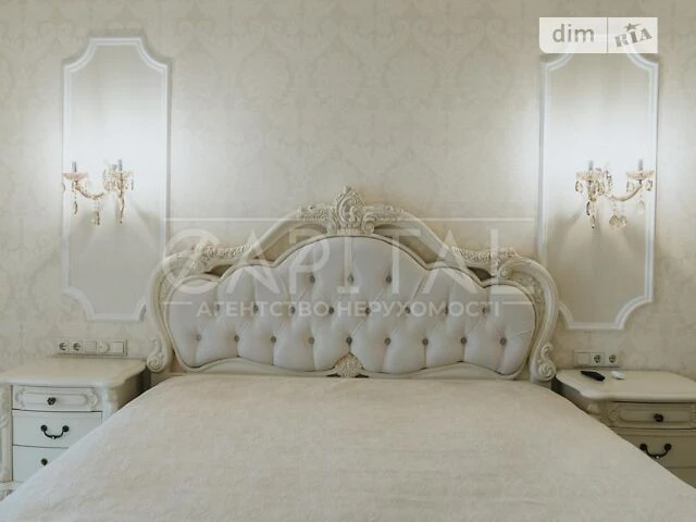 Sale of 4-room apartment 130 sq. m. on Denisa Racynskoho St. 25 •