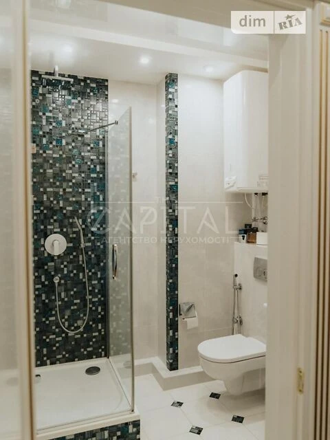Sale of 4-room apartment 130 sq. m. on Denisa Racynskoho St. 25 •
