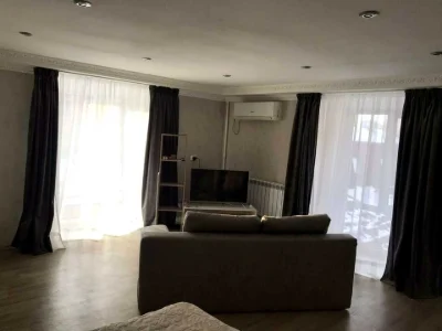 Apartment. Odessa, Nezalezhnosti Street