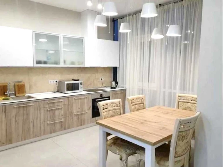 Apartment. Odessa, Velika Arnautska Street
