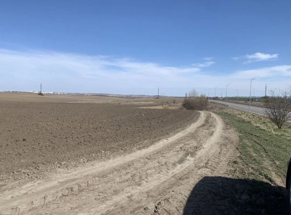 Рівне/Земельна ділянка 2,6 гектара