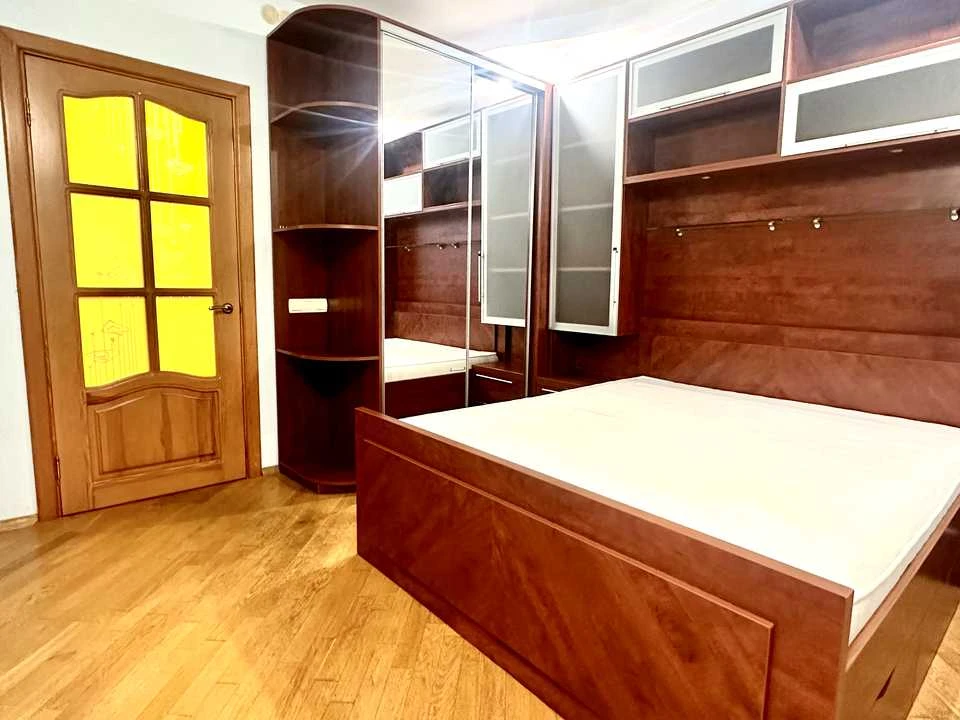 Apartment. Feodosyiska Street, Kyiv