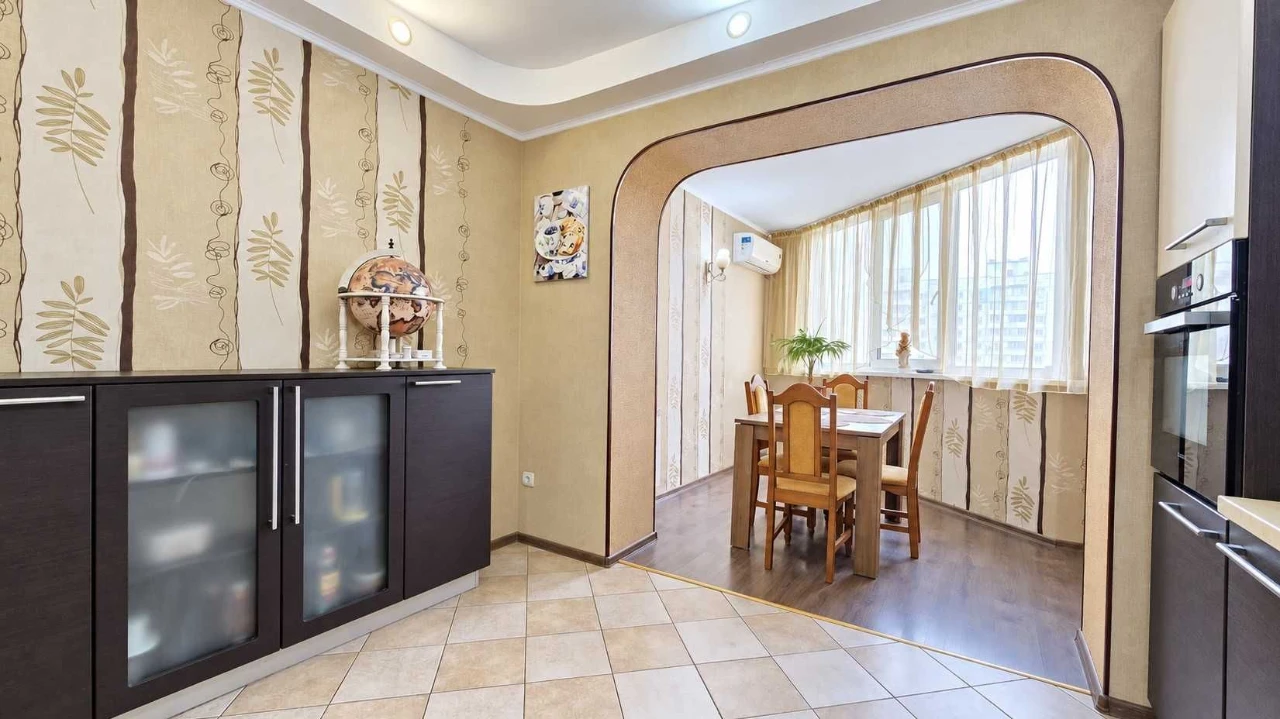 Sale of a 3-room apartment 102 m² at Liskivska St, 28A