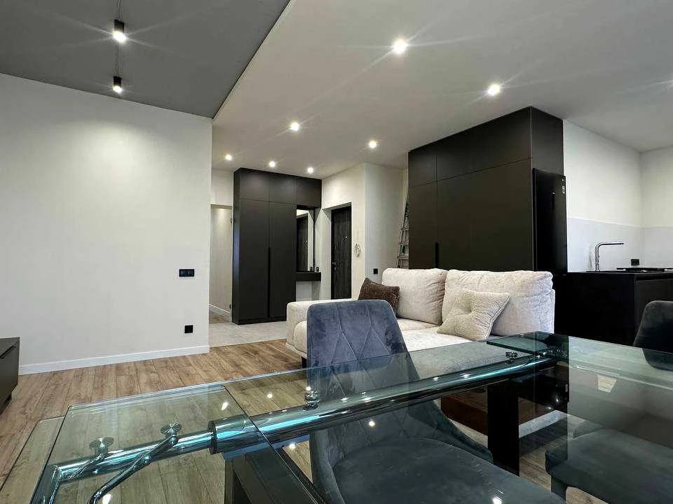 Apartment. Ivano-Frankivsk, Vysochana st.