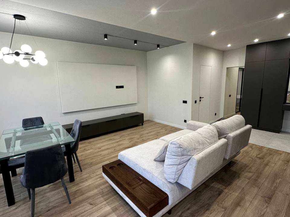 Apartment. Ivano-Frankivsk, Vysochana st.