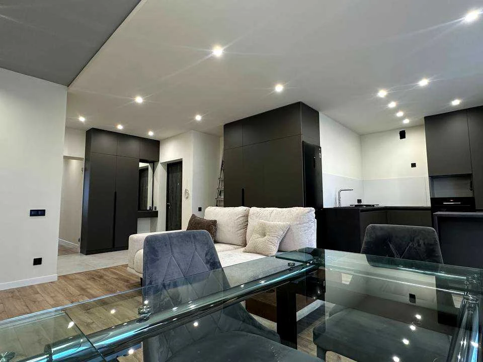 Apartment. Ivano-Frankivsk, Vysochana st.