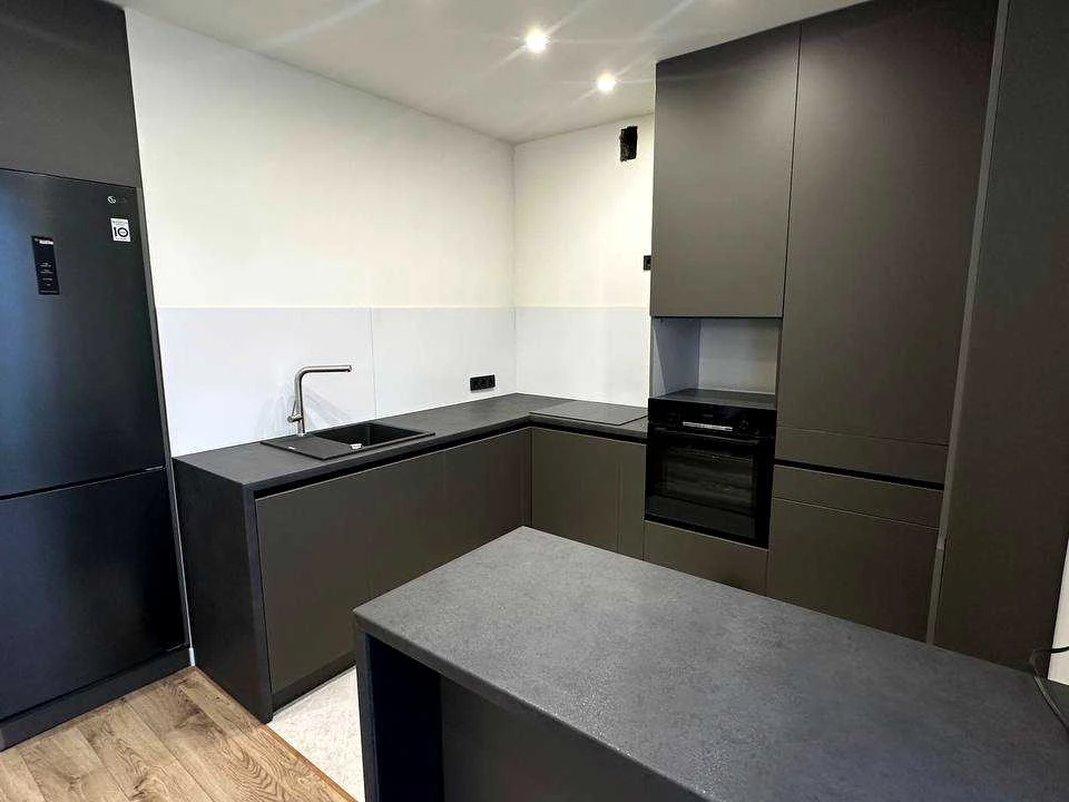 Apartment. Ivano-Frankivsk, Vysochana st.