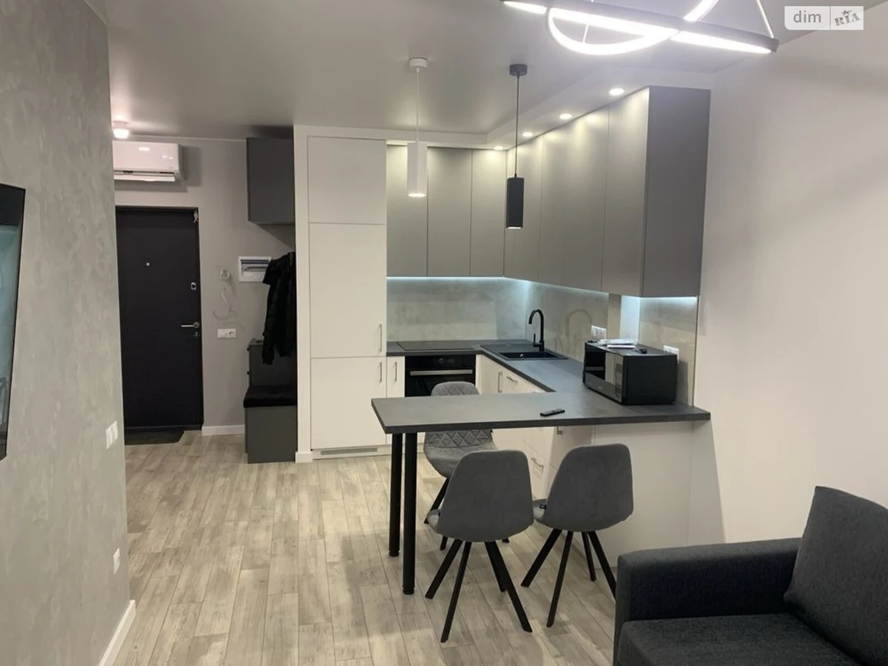 Long-Term Rental Apartment Holosko