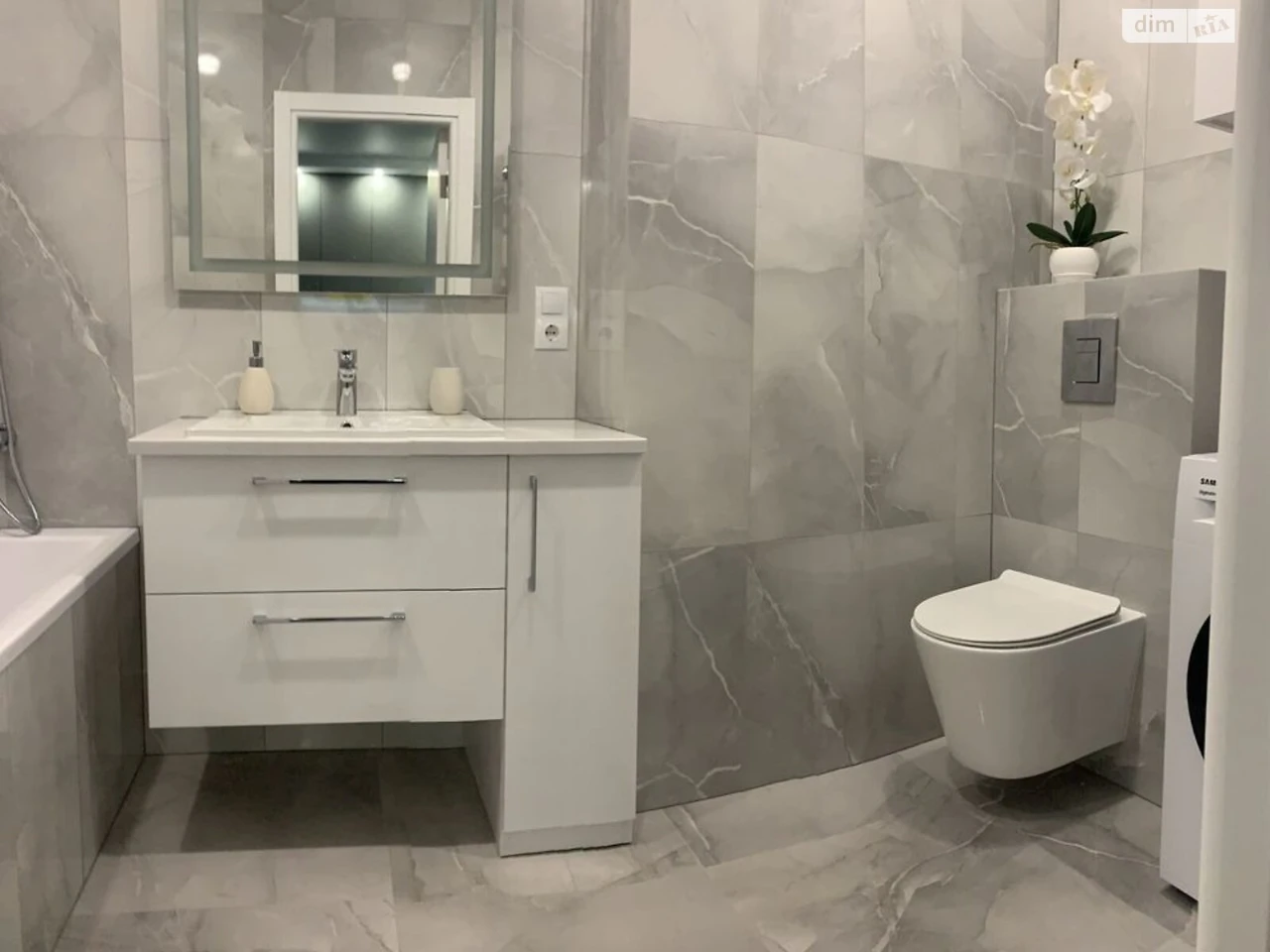 Long-Term Rental Apartment Holosko