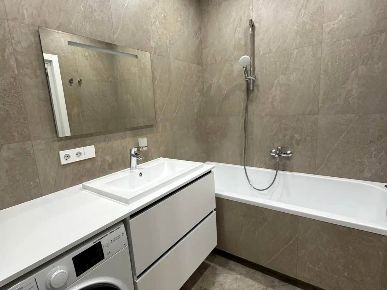 Rent 2-room apartment 49 sq m on the 11th floor