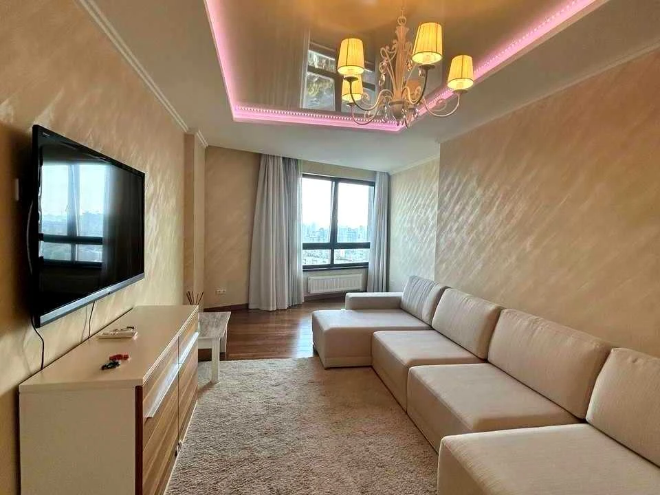 Квартира. Киев, Голосеевский проспект