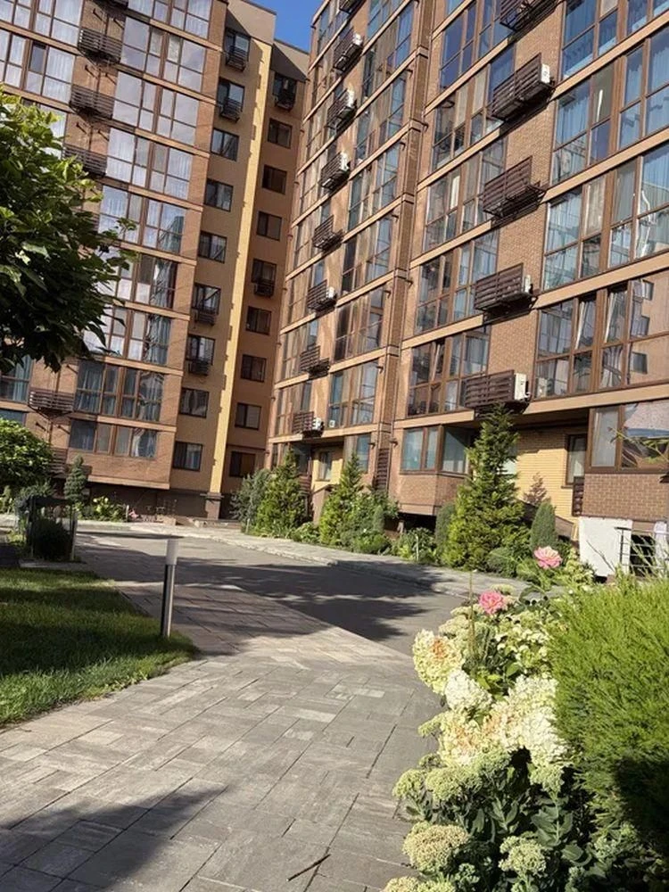 Продается 3-комнатная квартира в районе Титова улица