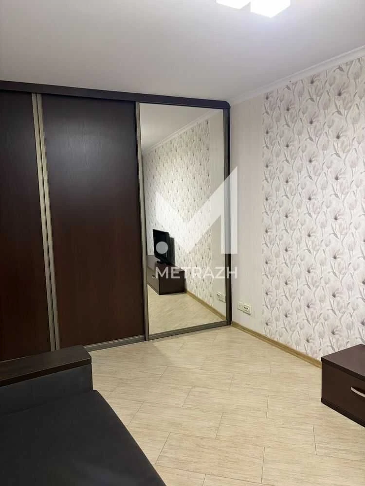 93957 Продам 1-к квартиру ул Валентиновская возле метро Студ