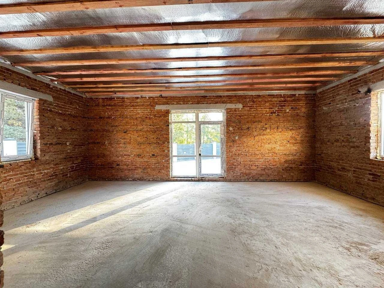 Новий цегляний будинок 135 м², 6 соток, лише 12 км до метро.