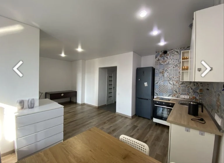 1 room apartment on Marseilles Street