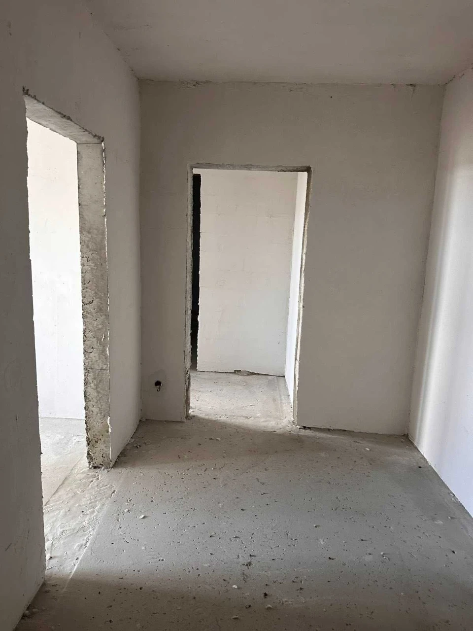 Продам 1х комн. квартиру на Параджанова