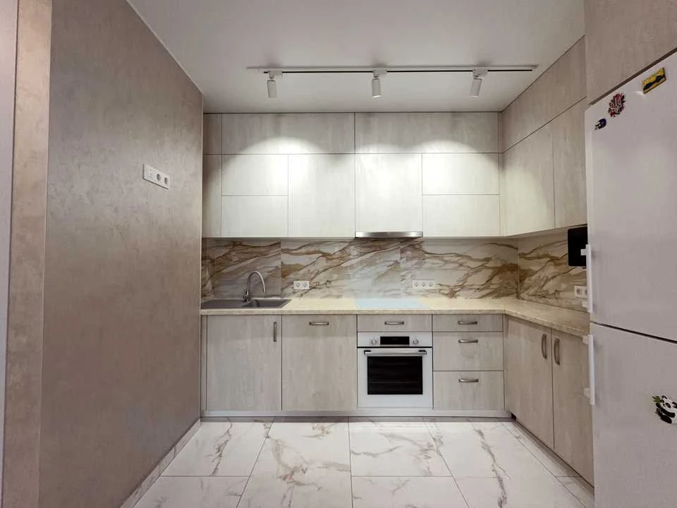 Apartment. Lubomir Guzara Prospect, Kyiv