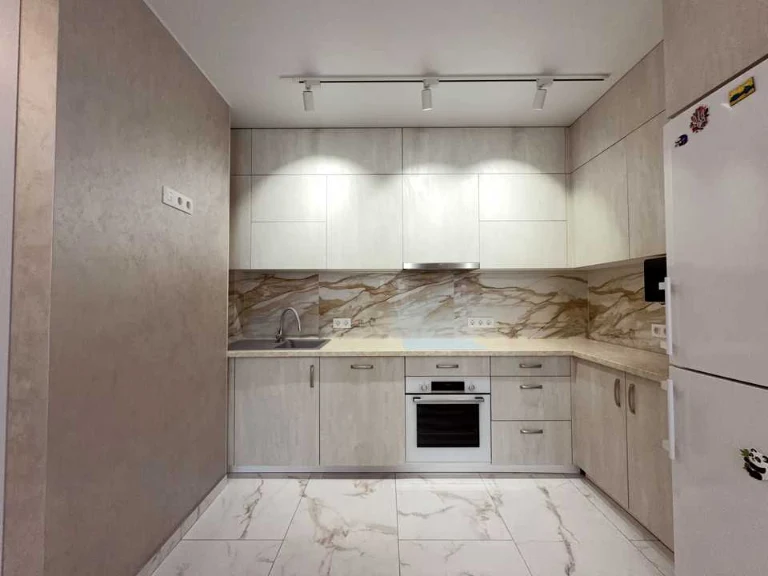 Apartment. Lubomir Guzara Prospect, Kyiv