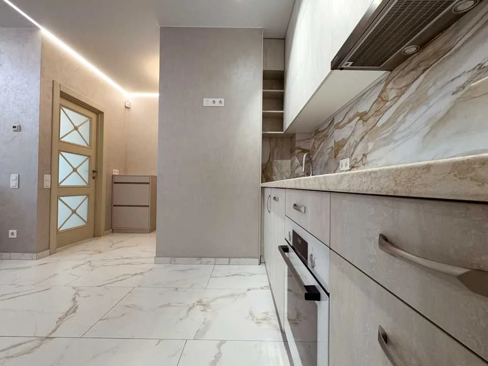Apartment. Lubomir Guzara Prospect, Kyiv