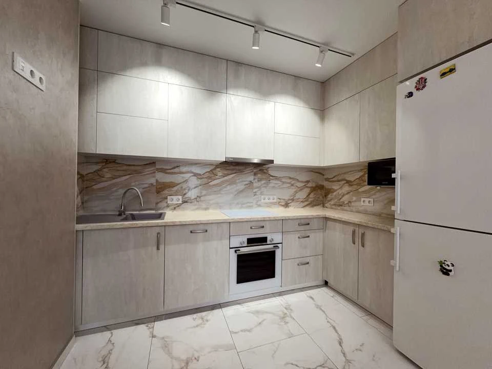 Apartment. Lubomir Guzara Prospect, Kyiv