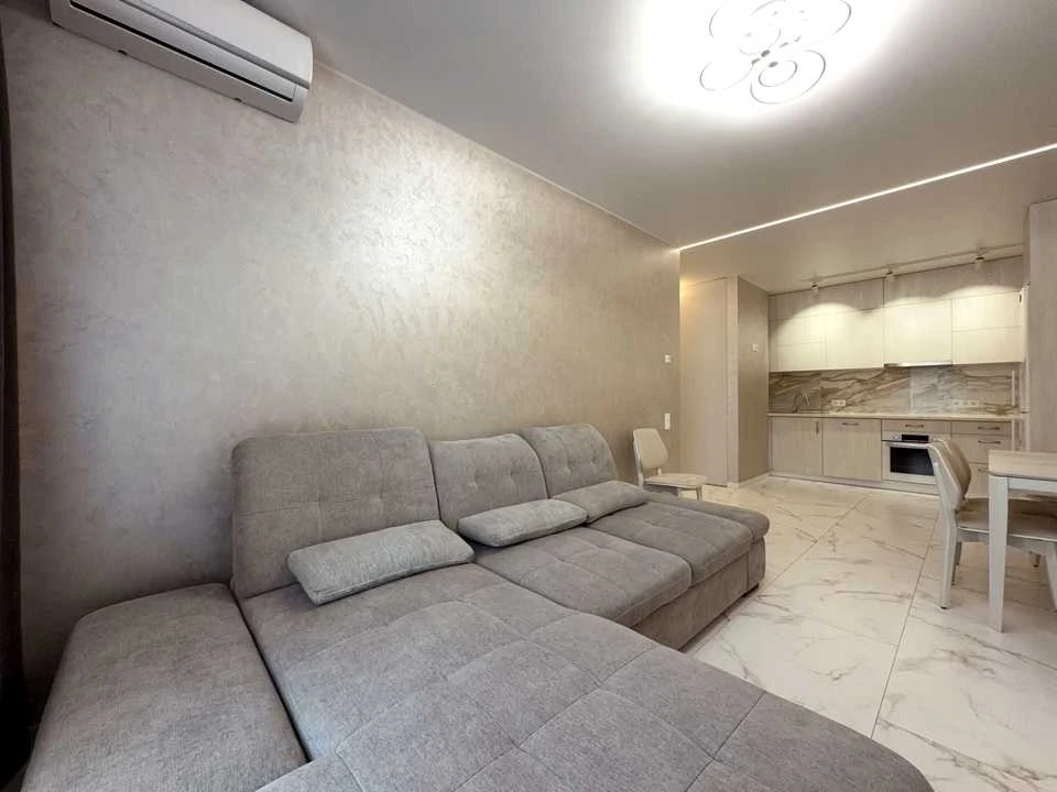 Apartment. Lubomir Guzara Prospect, Kyiv