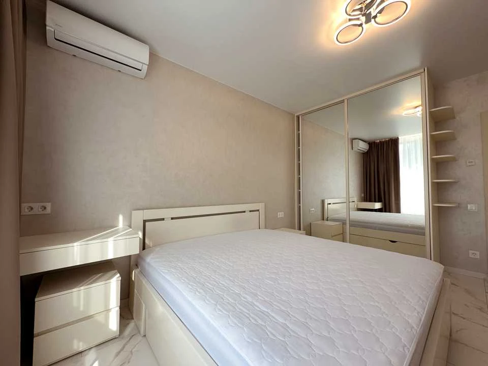 Apartment. Lubomir Guzara Prospect, Kyiv