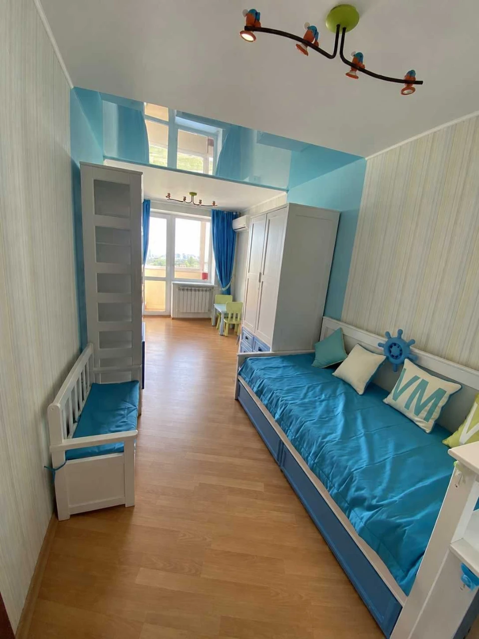 Продається 3-кімнатна квартира. Нові будинки. Метро Дворец спорту.