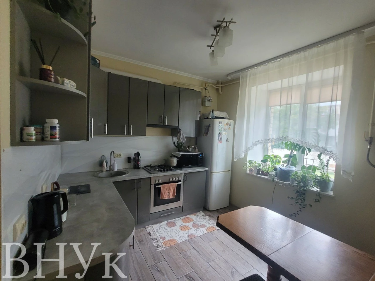 Продається 2-кімнатна квартира з індивідуальним газовим опаленням