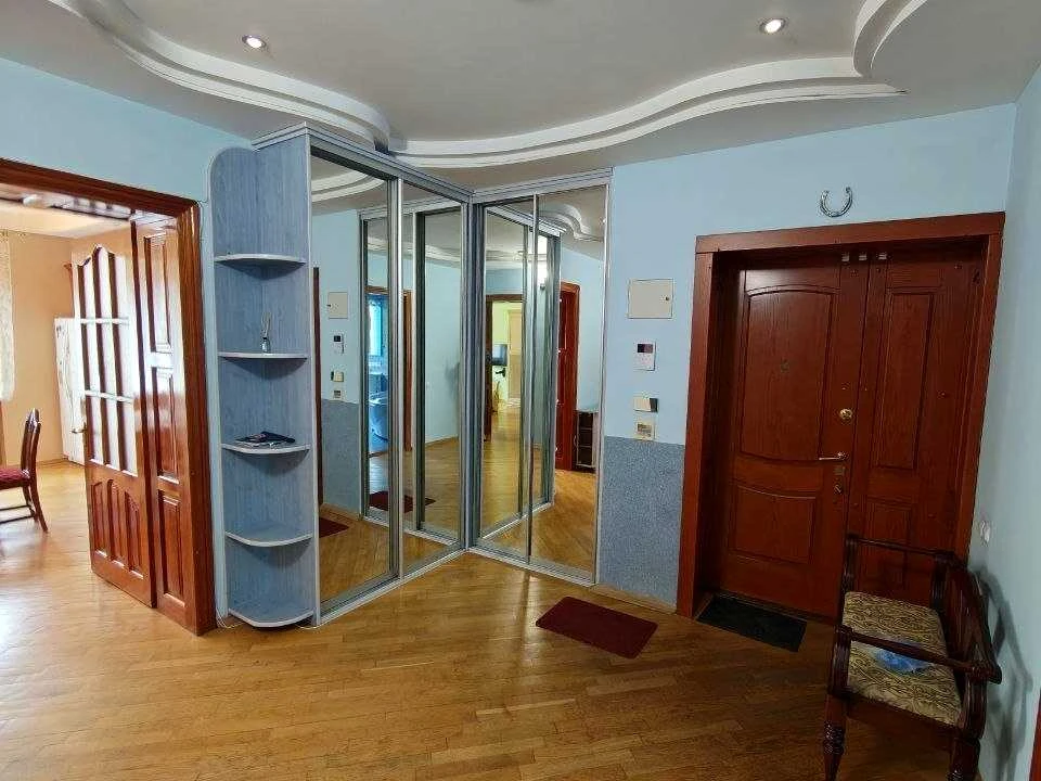 Apartment. Michael Dragomanov Street, Lviv