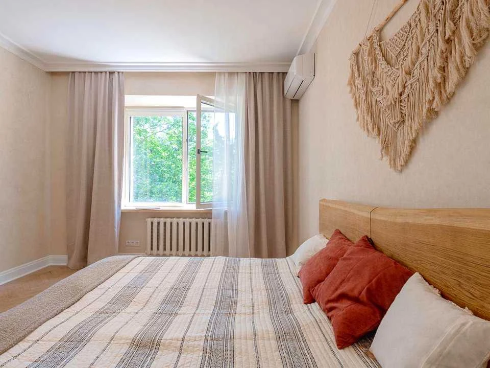 Apartment. Mikhailo Grushevsky Street, Kyiv