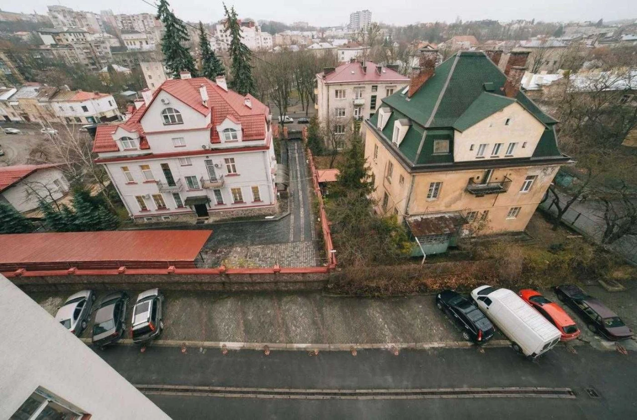 3-bedroom apartment for sale, near center, Melnikov Street