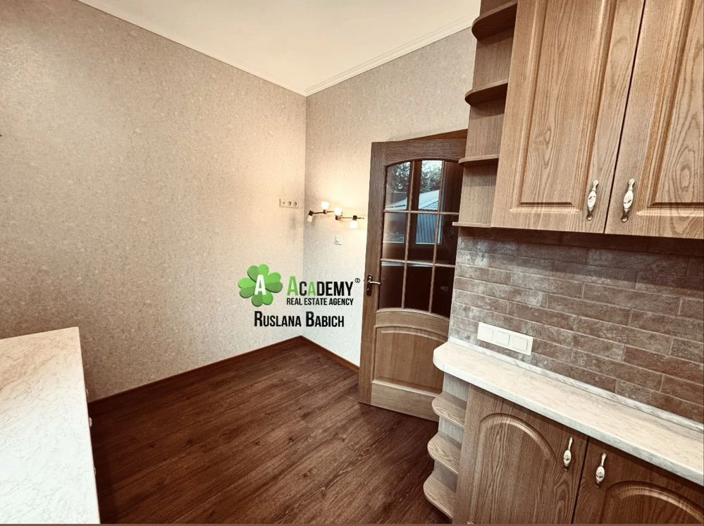 Center, Globus Park, L. Ukrainy Avenue, 3-room apartment