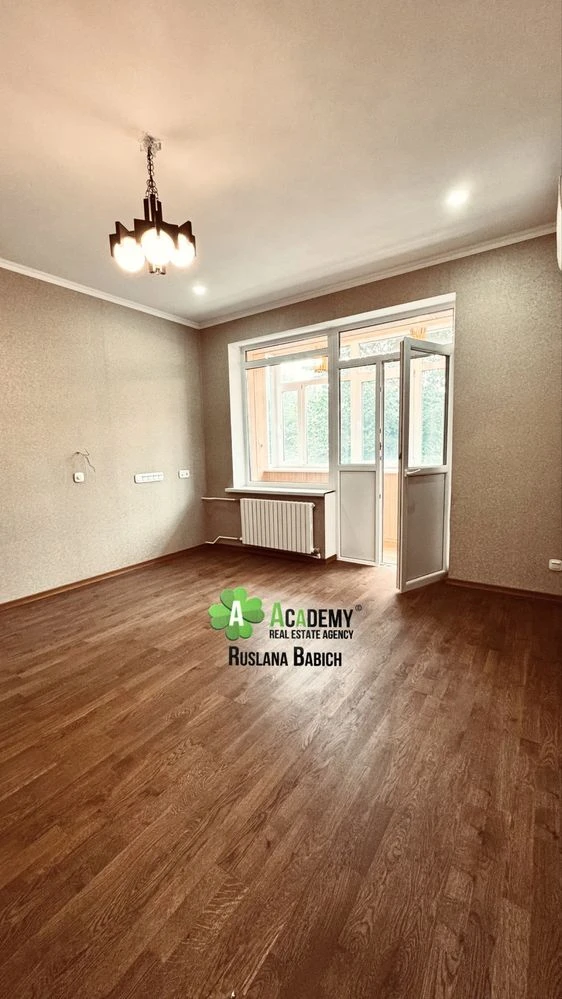 Center, Globus Park, L. Ukrainy Avenue, 3-room apartment