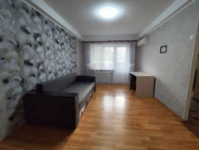 Продається 2-кімнатна квартира з ремонтом в центрі міста