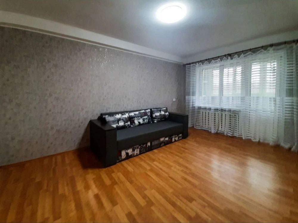 Продається 2-кімнатна квартира з ремонтом в центрі міста