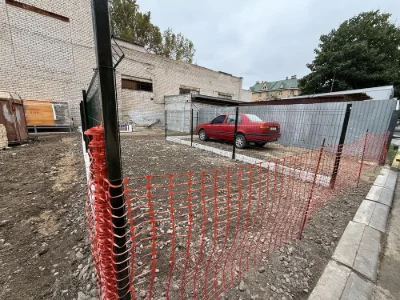 For Sale: DOUBLE Garage in the Center! Premier House!