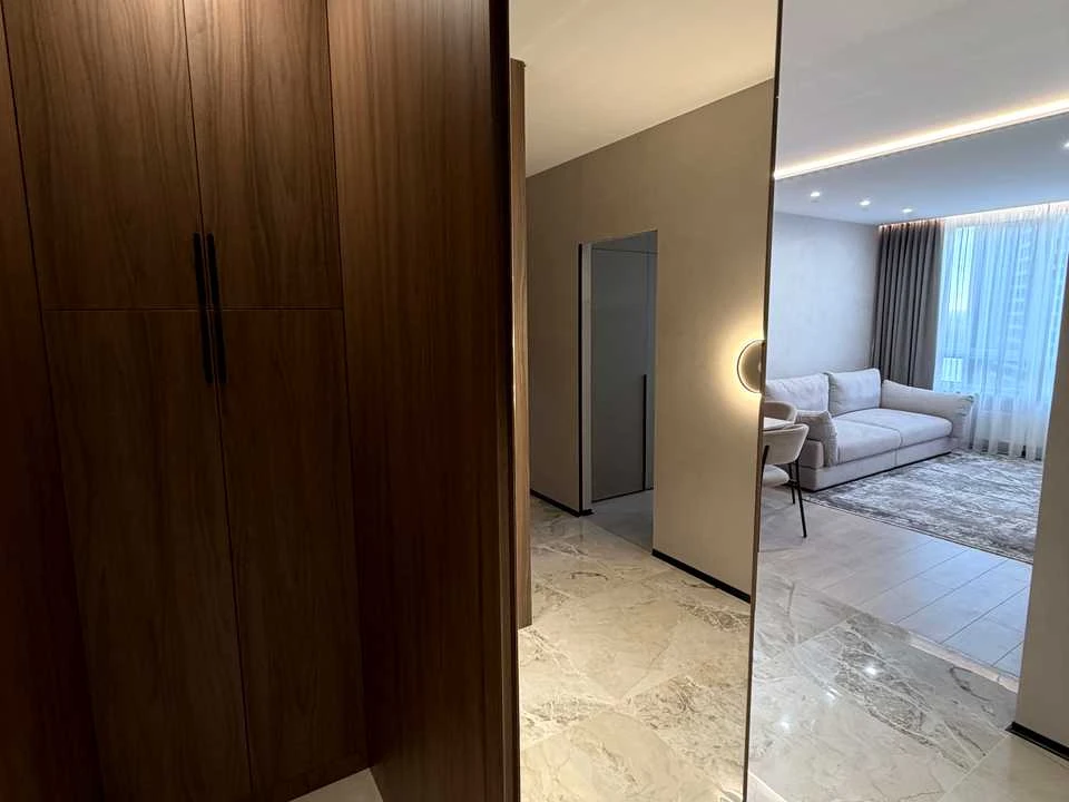 Apartment. Dnipro Embankment, вул.