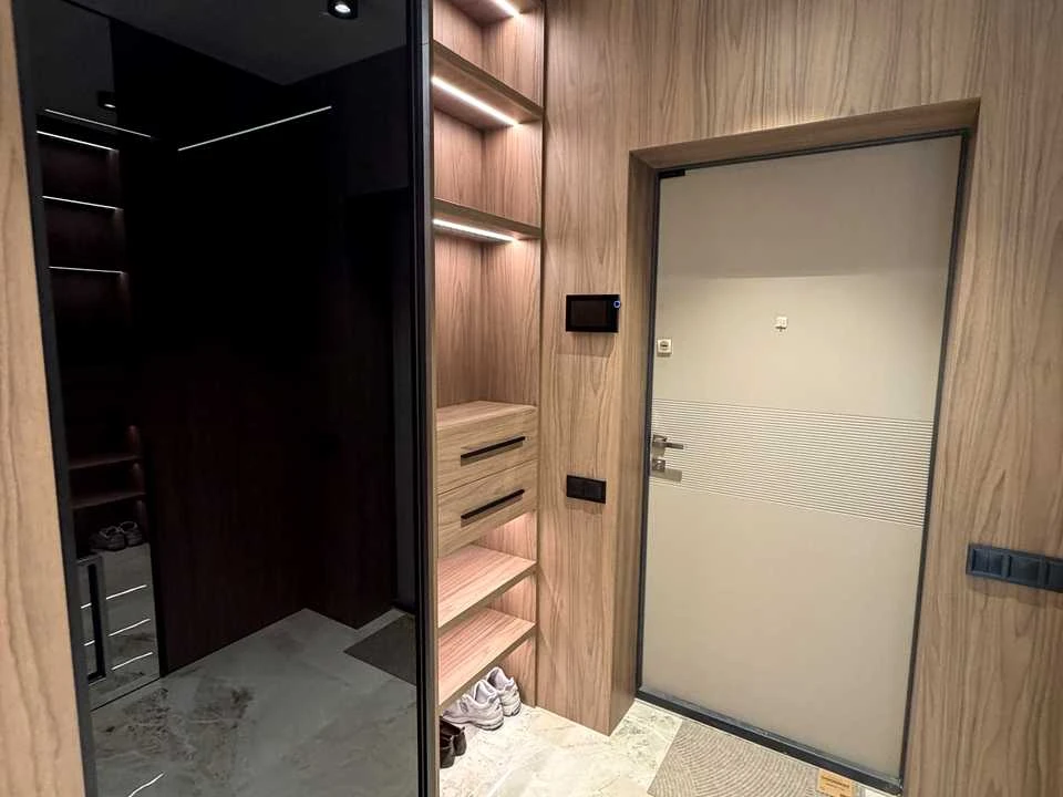 Apartment. Dnipro Embankment, вул.