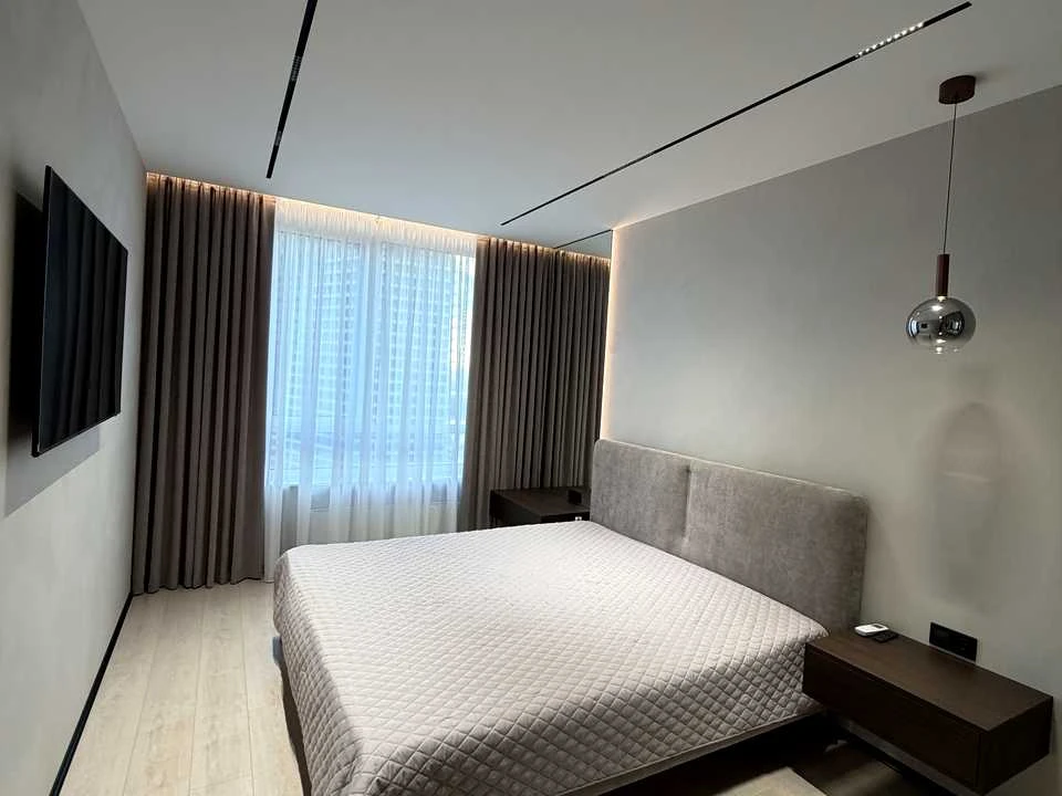 Apartment. Dnipro Embankment, вул.
