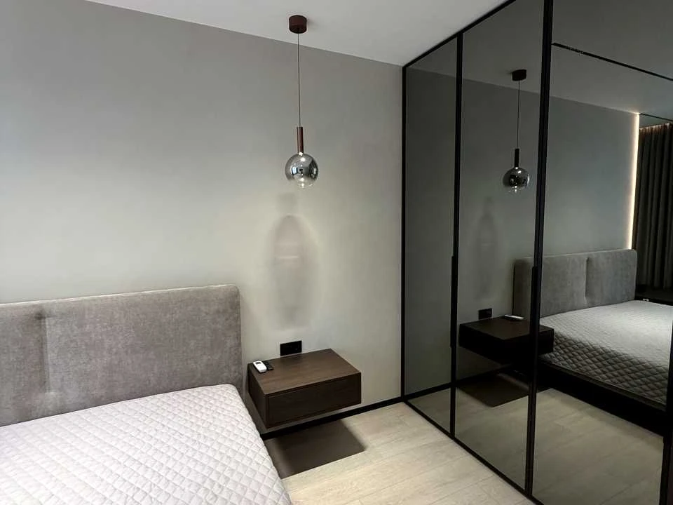 Apartment. Dnipro Embankment, вул.