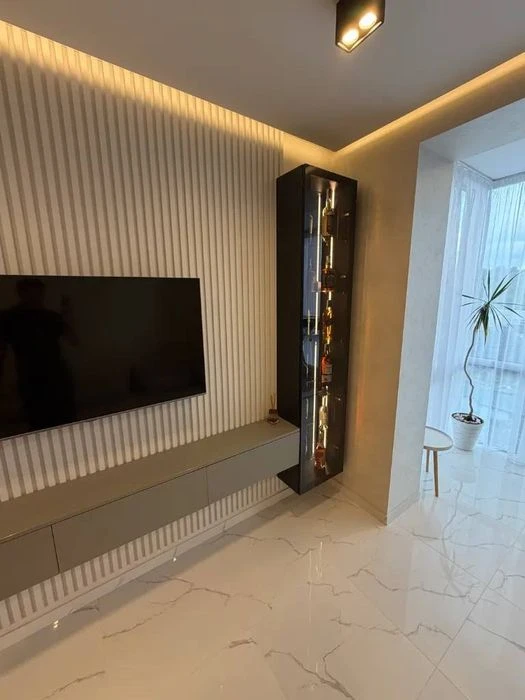 Luxurious 3-room apartment in a new building on Peremozh-3 (Mandryk St.)