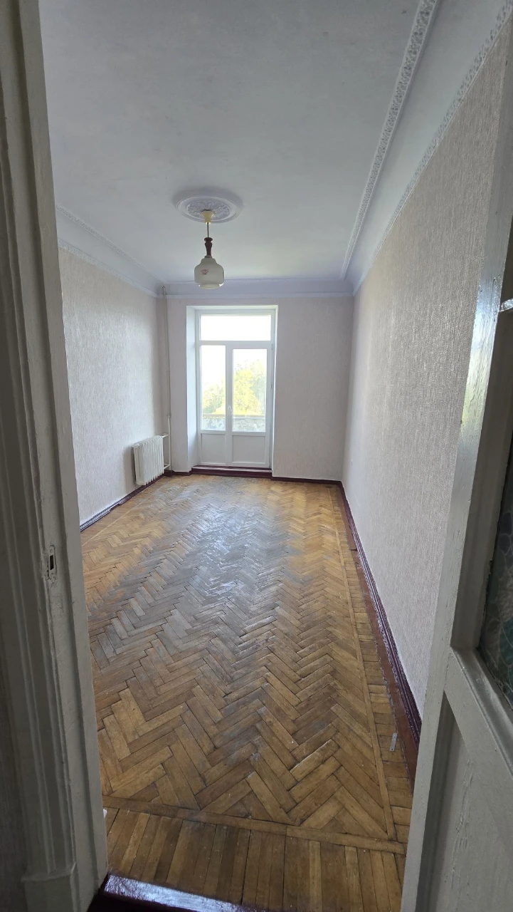 Selling 3 room apartment in the old railway station area - No commission