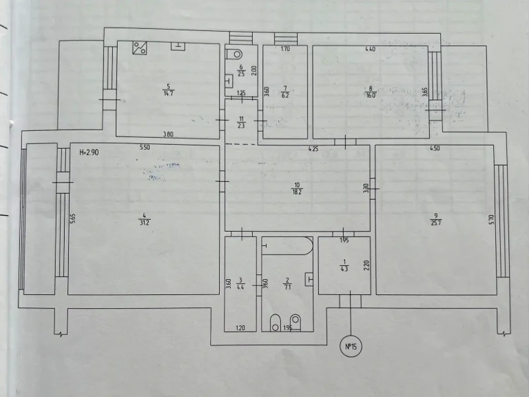 Продаж квартири 3-кімн. 137.1 м² 5/9 пов.