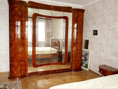 Продаж квартири 3-кімн. 137.1 м² 5/9 пов.