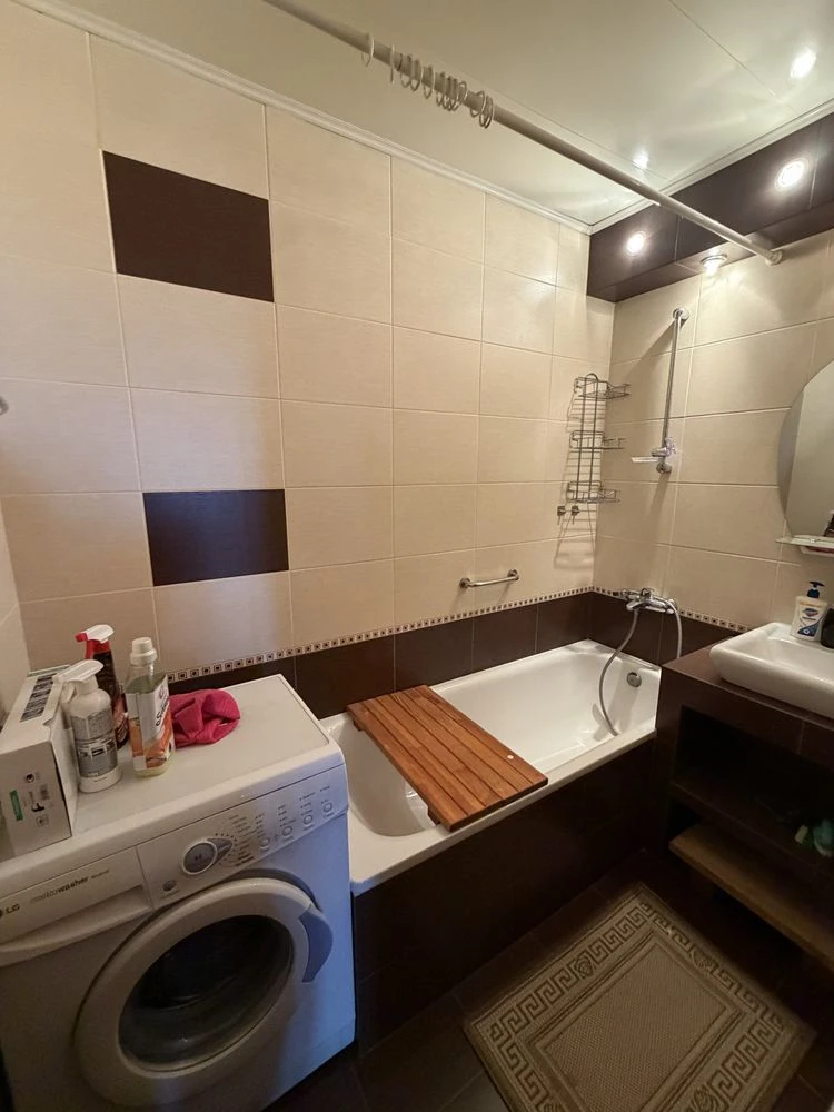 Sale of a 2-room apartment on Pereomyi Street, 104