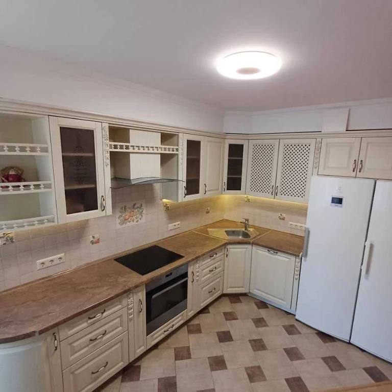 For Sale: 3-bedroom apartment in Kyiv, Holosiiv, Mykhailo Lomonosov