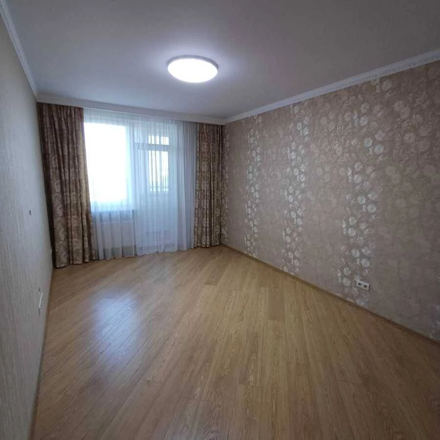 For Sale: 3-bedroom apartment in Kyiv, Holosiiv, Mykhailo Lomonosov